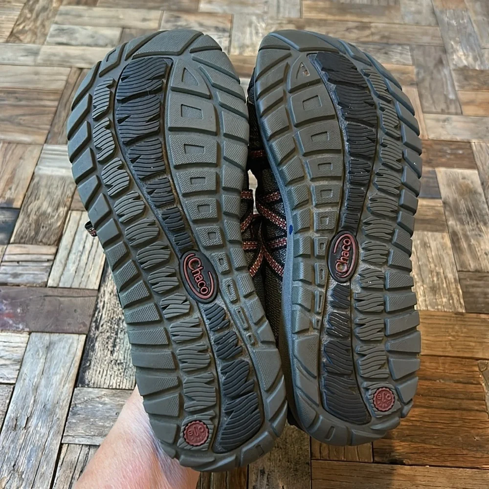 Chaco Kids Outcross Trail Kids Closed Toe Sandals Size 4